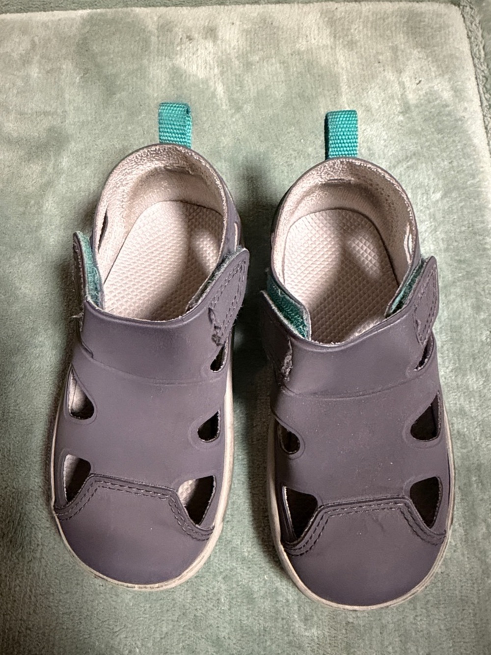 Ten little Sandals